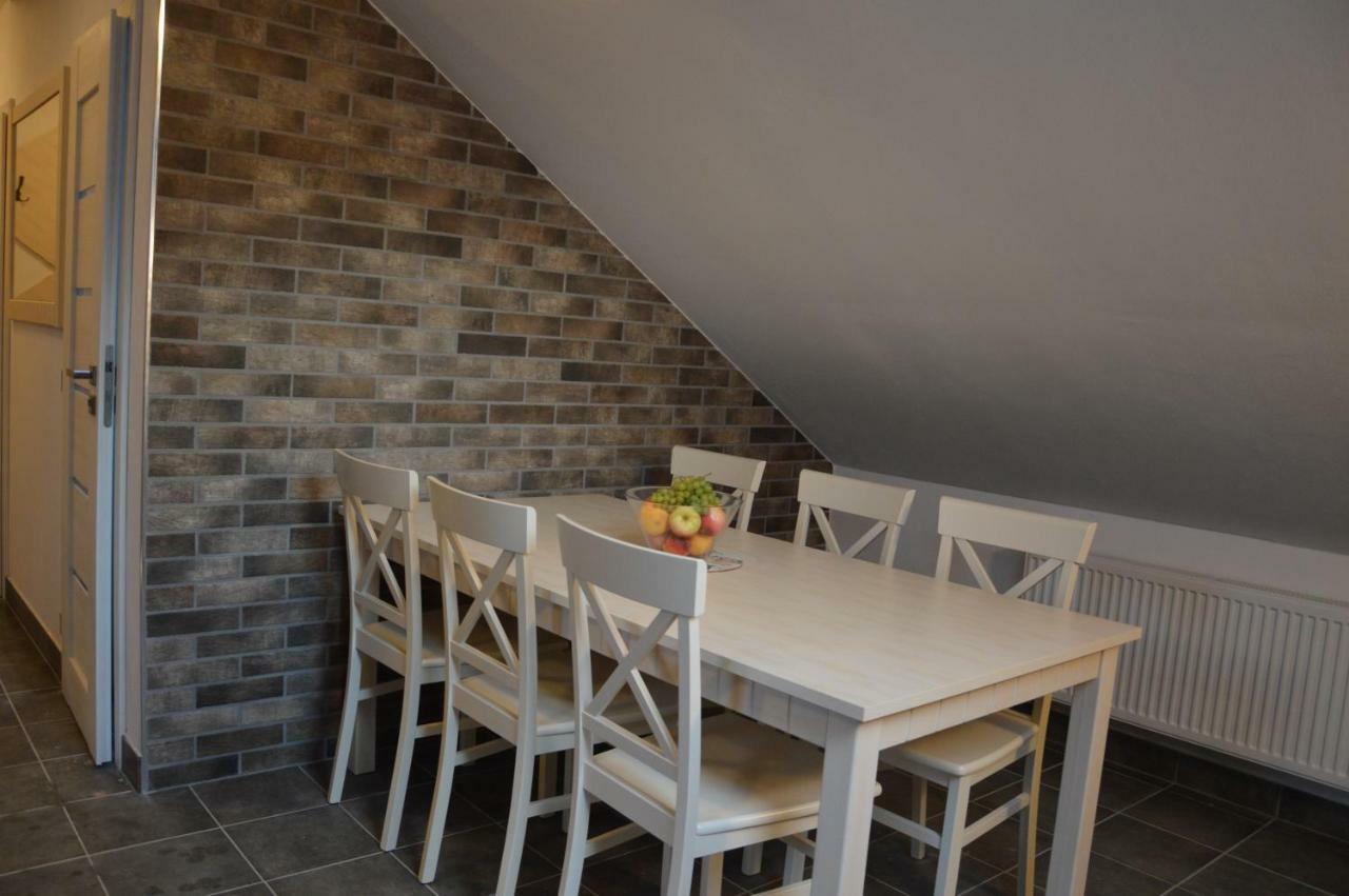 Apartmany Charlie เบเชนยอวา ภายนอก รูปภาพ