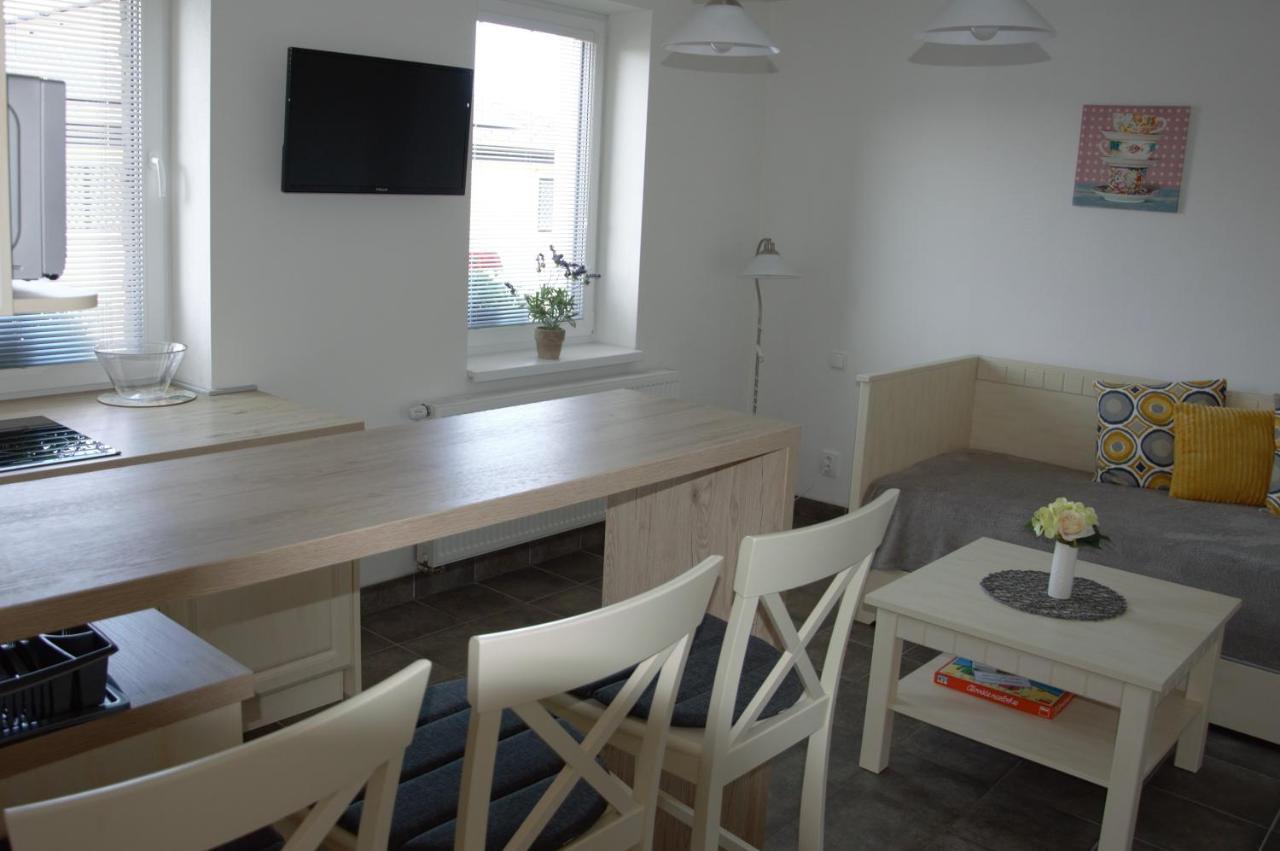 Apartmany Charlie เบเชนยอวา ภายนอก รูปภาพ